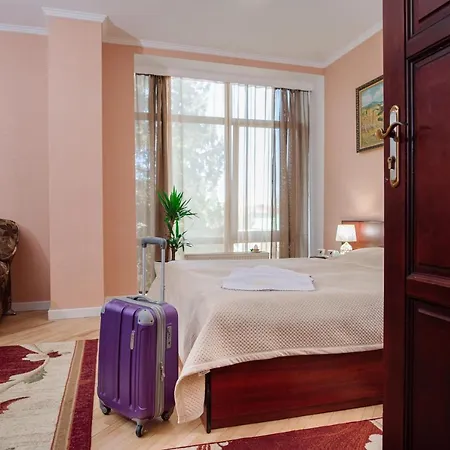 Club Ph Hotel Truskavets