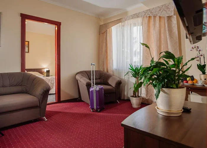 Club Ph Отель Трускавец