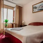 Club Ph Hotel Truskavets